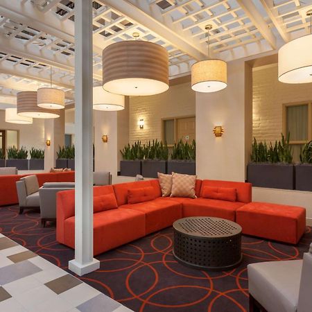 Embassy Suites Батон-Руж Экстерьер фото